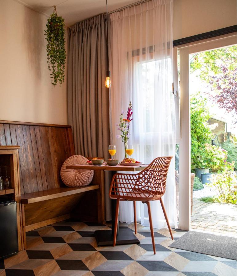 B&B Joli Met Prive Wellness Wemeldinge Εξωτερικό φωτογραφία