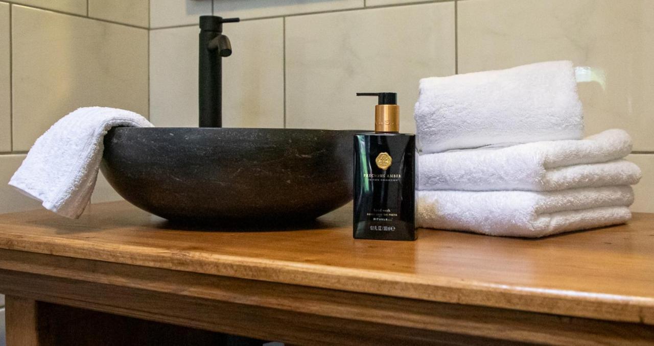 B&B Joli Met Prive Wellness Wemeldinge Εξωτερικό φωτογραφία