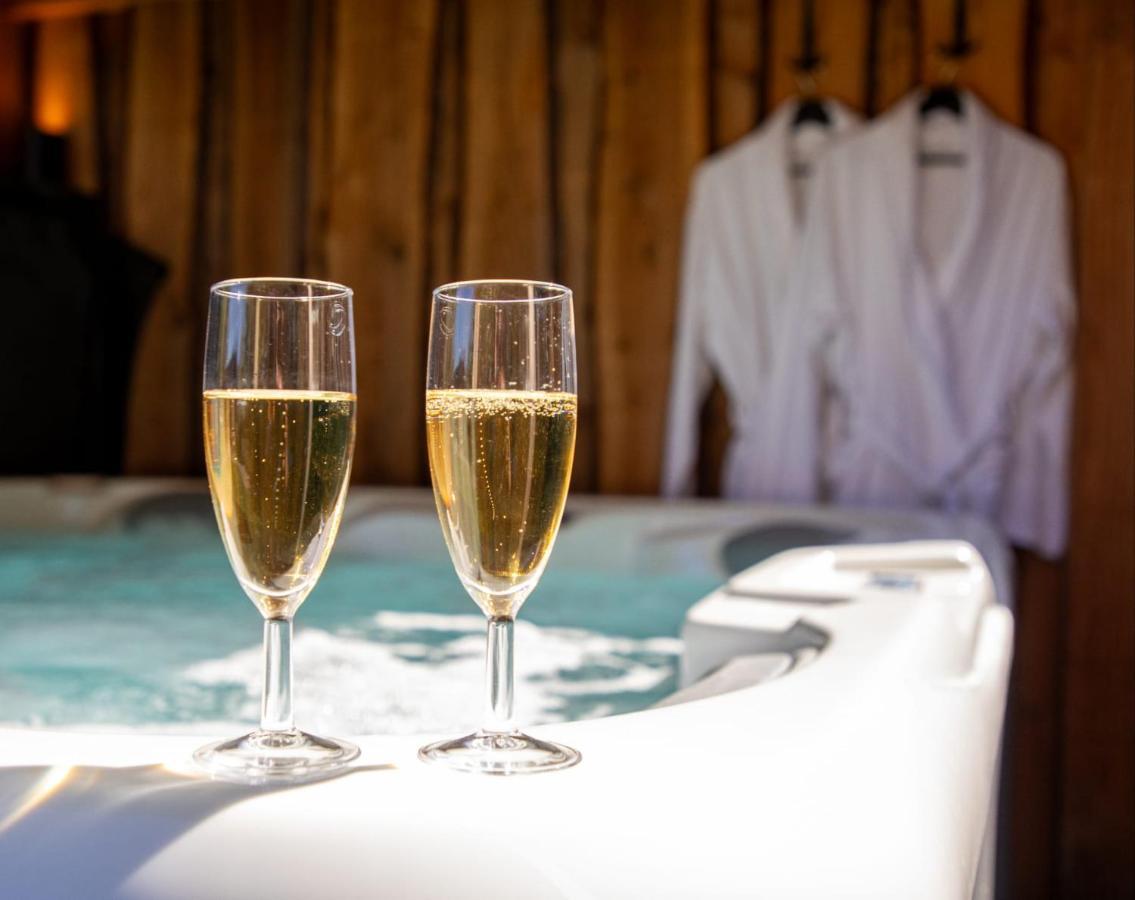 B&B Joli Met Prive Wellness Wemeldinge Εξωτερικό φωτογραφία
